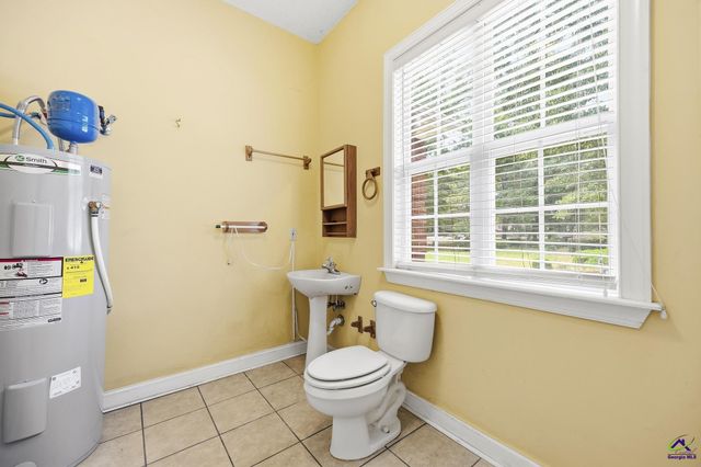 127 S Live Oak Court, Byron, GA 31008