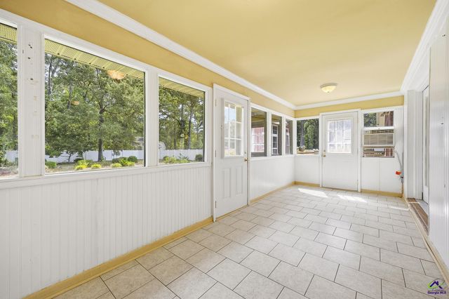 127 S Live Oak Court, Byron, GA 31008