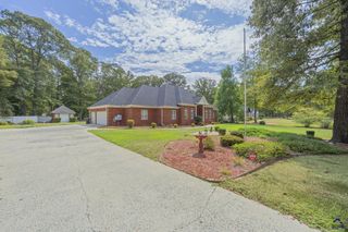 127 S Live Oak Court, Byron, GA 31008