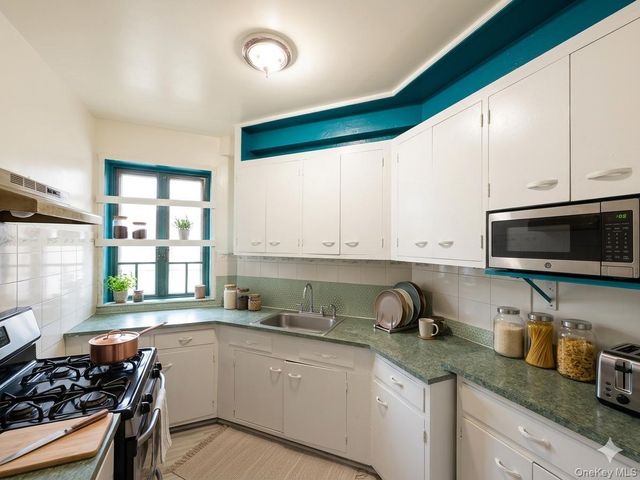 1558 Unionport Road 5H, Bronx, NY 10462