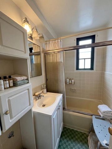 1558 Unionport Road 5H, Bronx, NY 10462