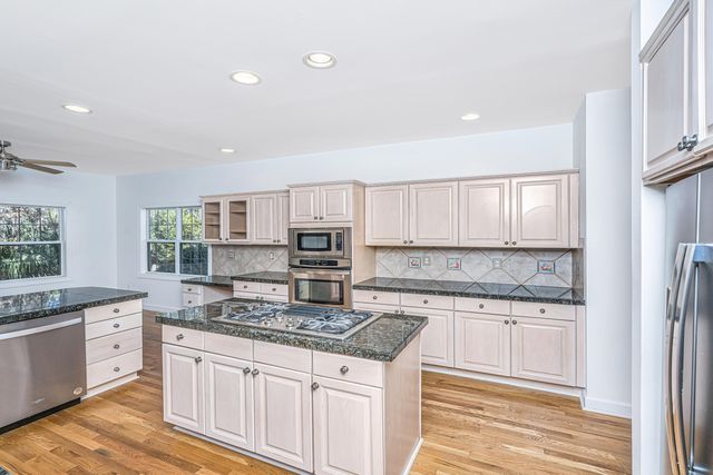 3930 Colonel Vanderhorst Circle, Mount Pleasant, SC 29466