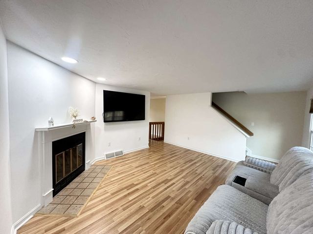 154 Heritage Drive 154, Tewksbury, MA 01876