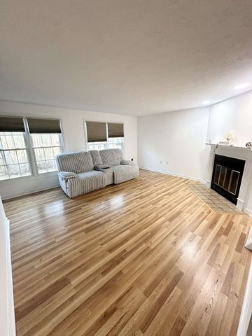 154 Heritage Drive 154, Tewksbury, MA 01876