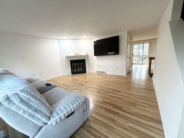 154 Heritage Drive 154, Tewksbury, MA 01876