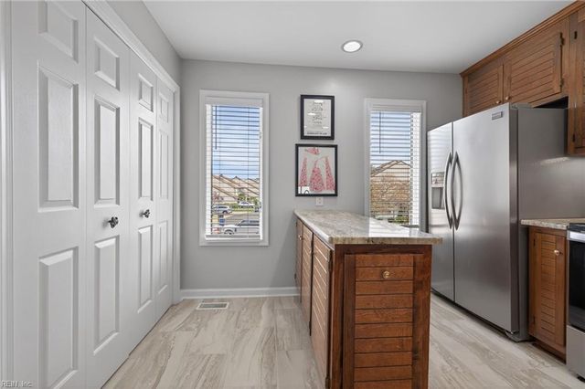 42 Sandie Point LN, Portsmouth, VA 23701