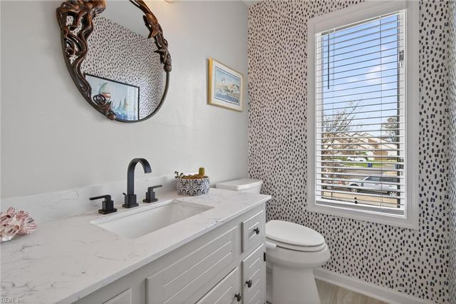 42 Sandie Point LN, Portsmouth, VA 23701