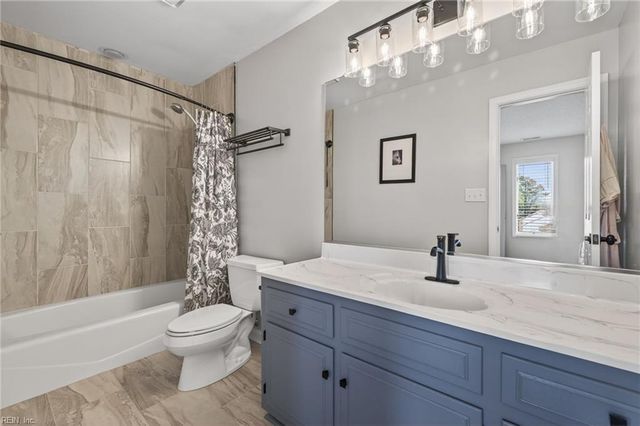 42 Sandie Point LN, Portsmouth, VA 23701