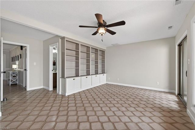 42 Sandie Point LN, Portsmouth, VA 23701