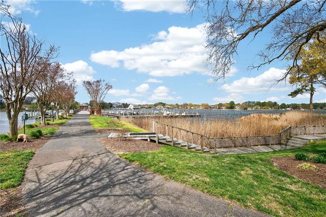 42 Sandie Point LN, Portsmouth, VA 23701