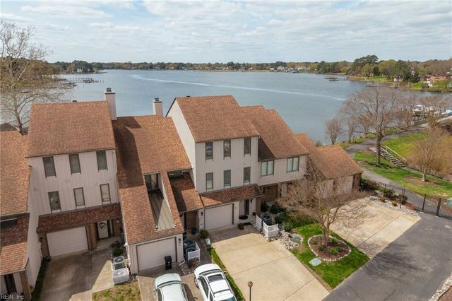 42 Sandie Point LN, Portsmouth, VA 23701