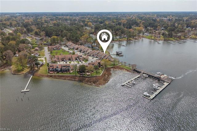 42 Sandie Point LN, Portsmouth, VA 23701