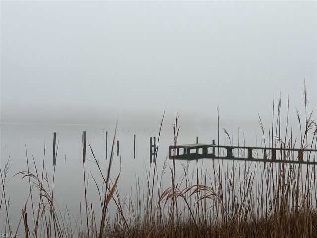 42 Sandie Point LN, Portsmouth, VA 23701