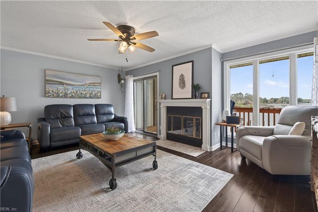 42 Sandie Point LN, Portsmouth, VA 23701