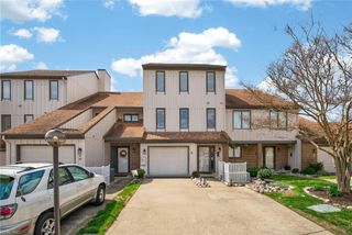 42 Sandie Point LN, Portsmouth, VA 23701