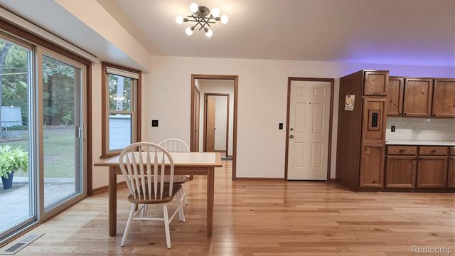 9929 Sienna Court, Hamburg Township, MI 48169