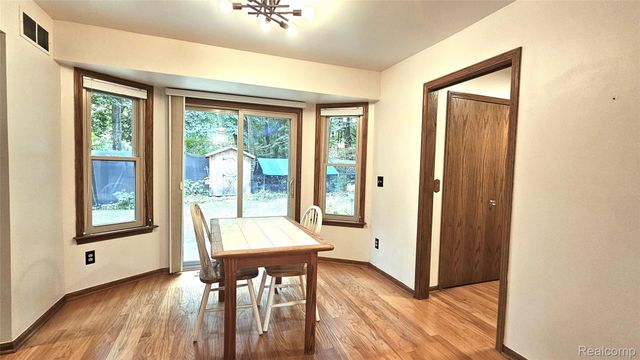 9929 Sienna Court, Hamburg Township, MI 48169
