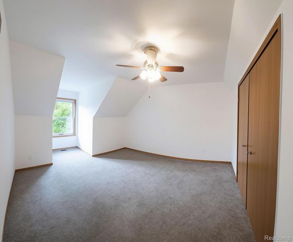 9929 Sienna Court, Hamburg Township, MI 48169