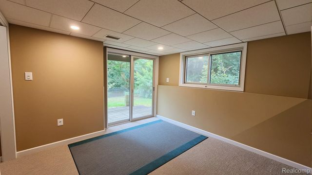 9929 Sienna Court, Hamburg Township, MI 48169
