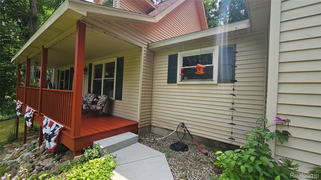 9929 Sienna Court, Hamburg Township, MI 48169