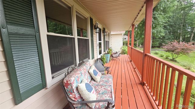9929 Sienna Court, Hamburg Township, MI 48169