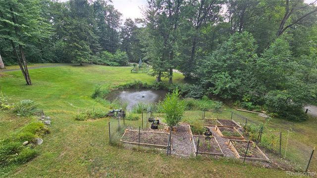 9929 Sienna Court, Hamburg Township, MI 48169