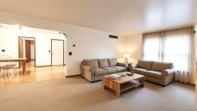 9929 Sienna Court, Hamburg Township, MI 48169
