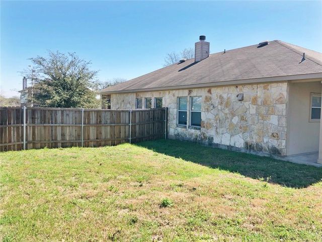 300 Golden Eagle LN, Leander, TX 78641