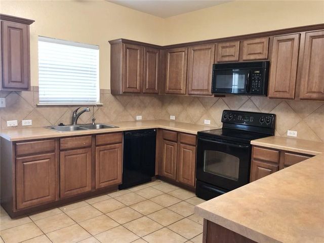 300 Golden Eagle LN, Leander, TX 78641