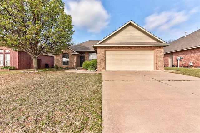 4233 Notting Hill Drive, Moore, OK 73160