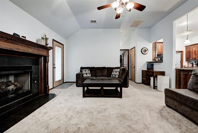 4233 Notting Hill Drive, Moore, OK 73160