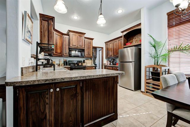 4233 Notting Hill Drive, Moore, OK 73160