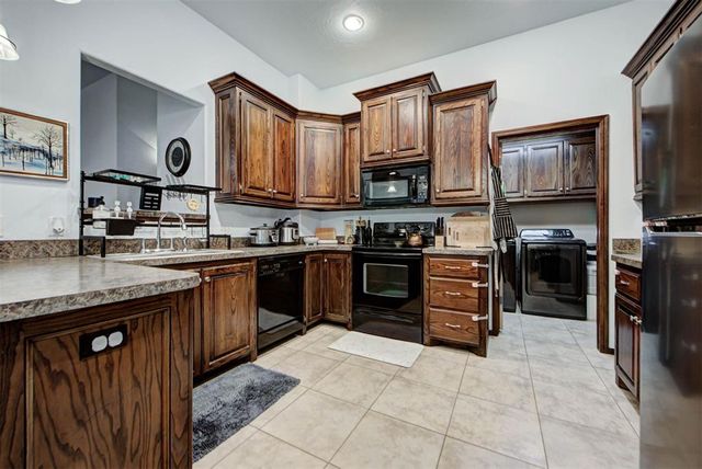 4233 Notting Hill Drive, Moore, OK 73160