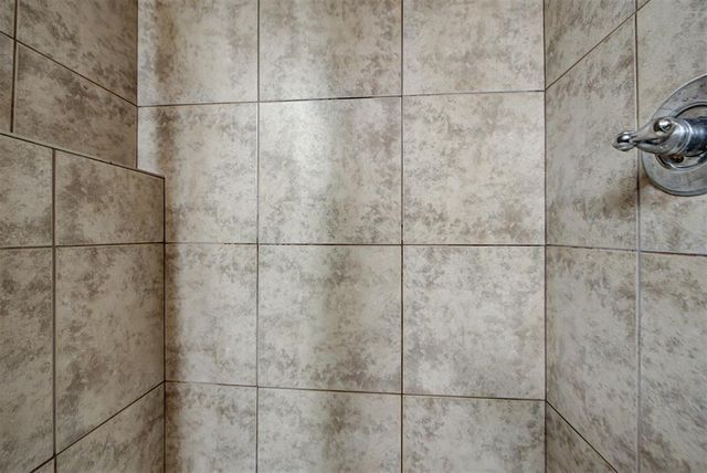 4233 Notting Hill Drive, Moore, OK 73160