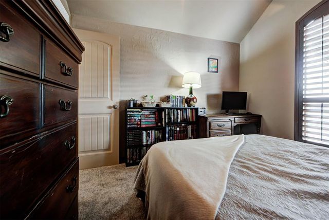 4233 Notting Hill Drive, Moore, OK 73160