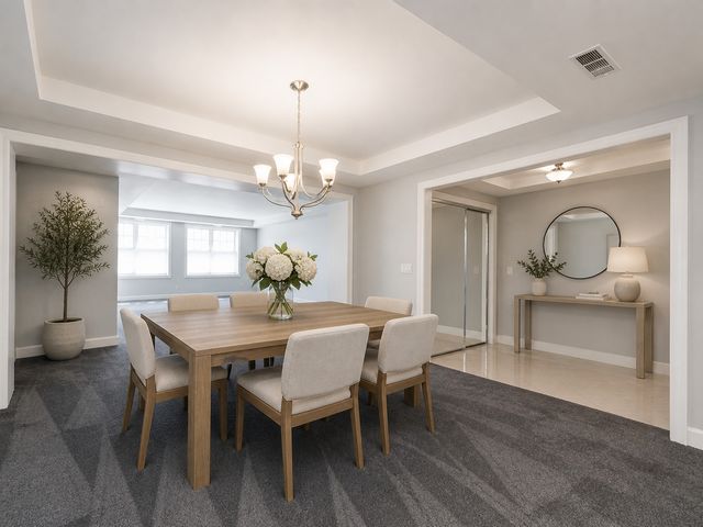 10 E Burlington Street 2J, Riverside, IL 60546