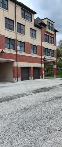 10 E Burlington Street 2J, Riverside, IL 60546