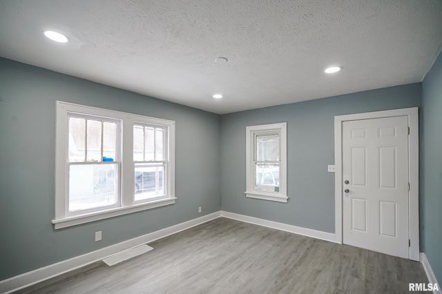 2418 W ANTOINETTE Street, Peoria, IL 61605