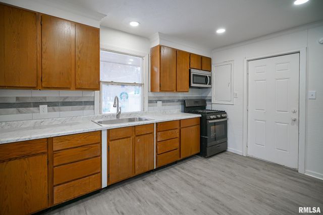 2418 W ANTOINETTE Street, Peoria, IL 61605