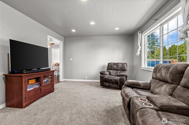 3216 92nd Street E, Tacoma, WA 98446