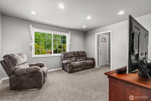 3216 92nd Street E, Tacoma, WA 98446