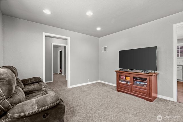3216 92nd Street E, Tacoma, WA 98446