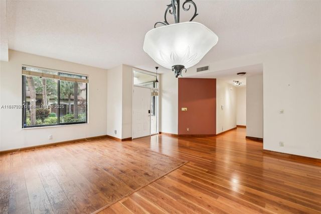 1010 NW 105th Way B-139, Plantation, FL 33322