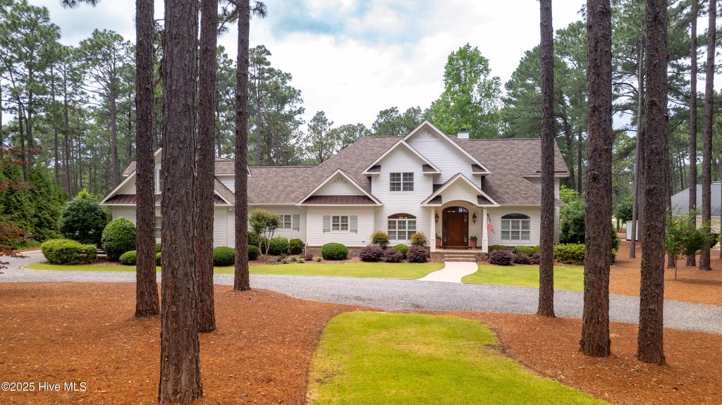 370 Lake Dornoch Drive, Pinehurst, NC 28374