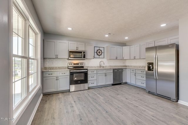 104 Woodmont Avenue, Kingsport, TN 37660