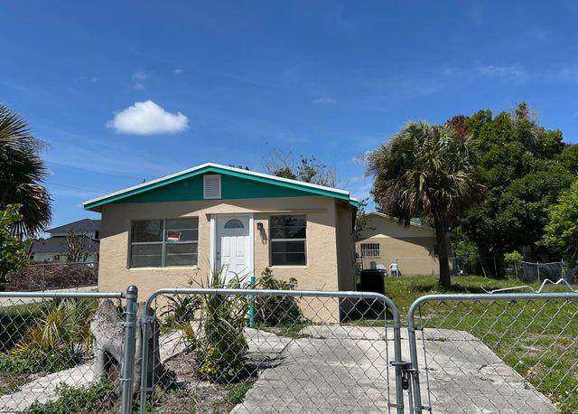 1601 N 17th Street, Fort Pierce, FL 34950