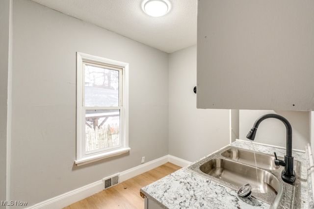 1093 E 147th Street, Cleveland, OH 44110