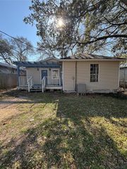 4106 Darby Street, Bacliff, TX 77518