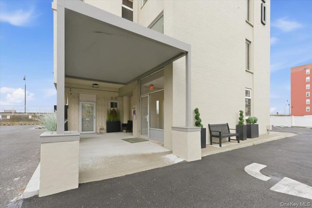 250 Shore Road 4D, Long Beach, NY 11561