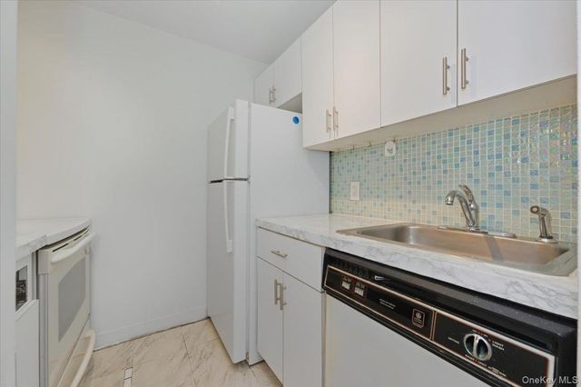 250 Shore Road 4D, Long Beach, NY 11561